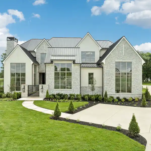 AN UNPARALLELED LIFESTYLE IN A PRESTIGIOUS COMMUNITY
