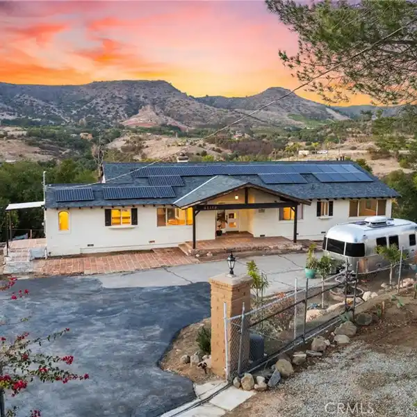 8.5-ACRE DE LUZ ESTATE WITH SENSATIONAL VIEWS