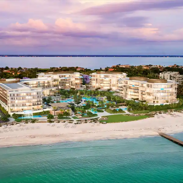 BEACHFRONT RESIDENCES AT LONGBOAT KEY, SOUTHWEST FLORIDA