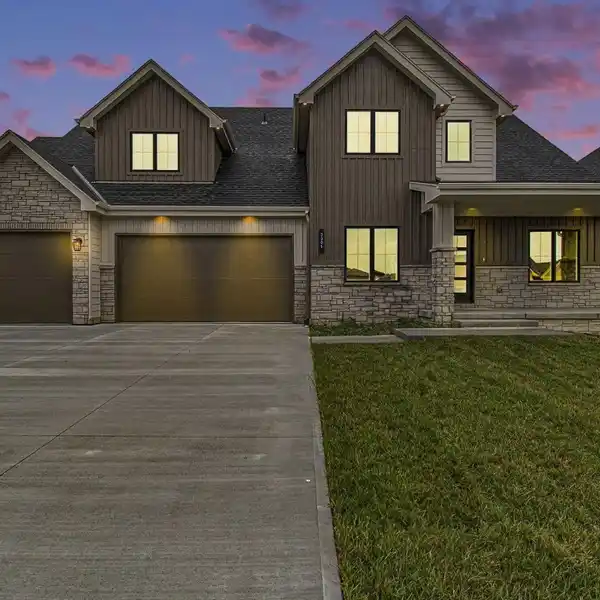 IMMACULATE NEW HOME IN ELKHORN'S PRIVADA