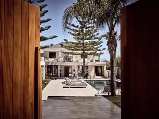 Elegant Luxury Villa