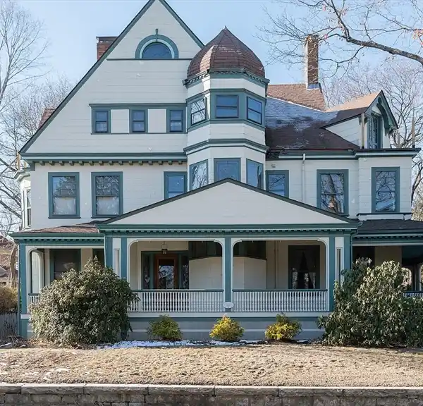 1891 HISTORIC HUNTER HOUSE IN NEWTONVILLE