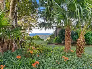 Pavilion-Style Retreat with Breathtaking Views