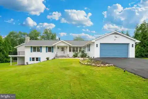 Spacious Luxury Living on over One Acre
