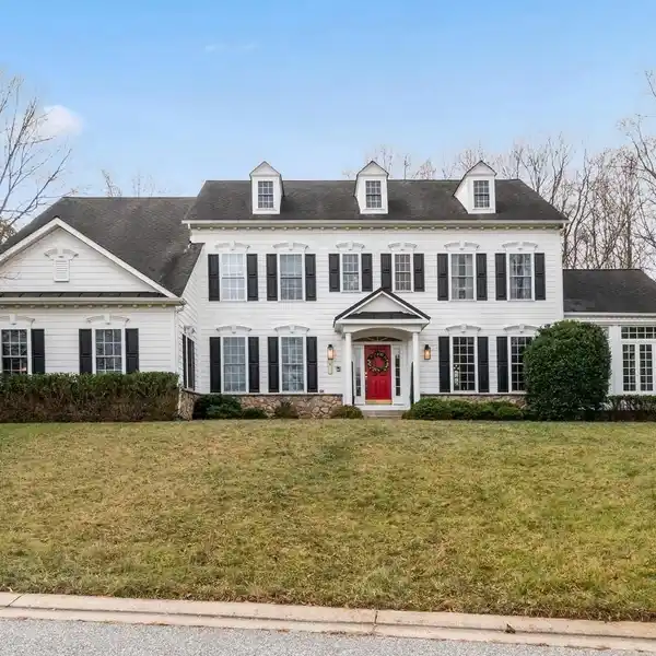 SIX BEDROOM HOME ON A CUL-DE-SAC ACRE