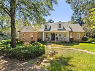 Lakeside Luxury with Scenic Views and Boathouse Access