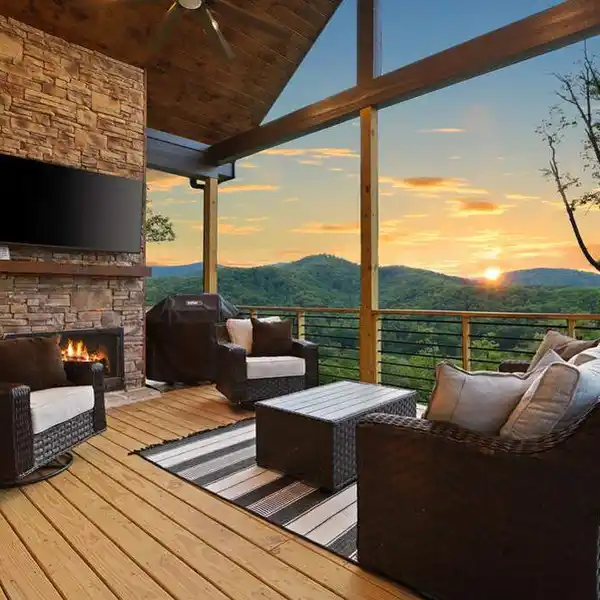 MOUNTAIN RETREAT WITH JAW-DROPPING VIEWS