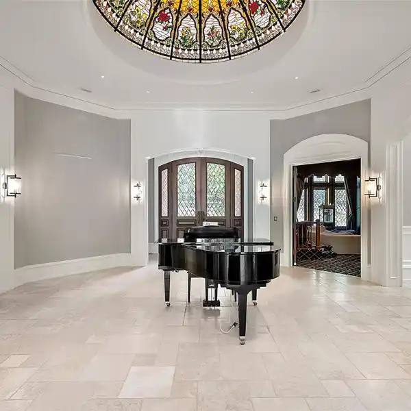PRIVATE TEN-ACRE ESTATE ALONG THE ROUGE RIVER