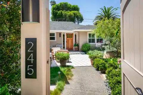 Santa Barbara Mesa Living at Its Best