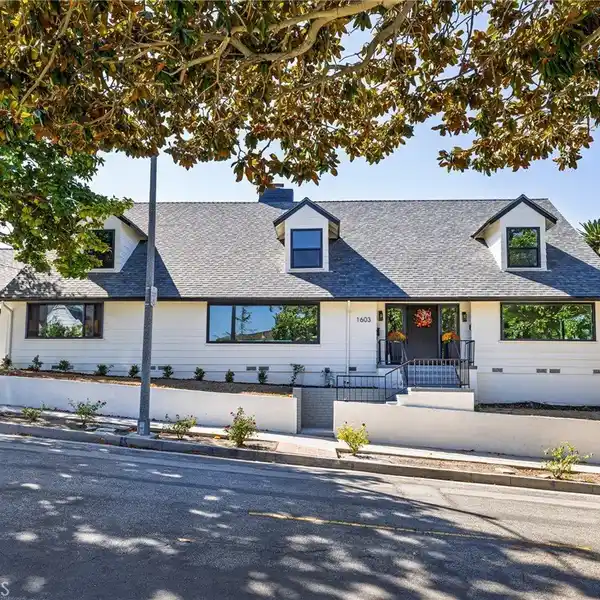 FULLY RENOVATED CORNER-LOT GEM IN COVETED VISTA DEL ORO