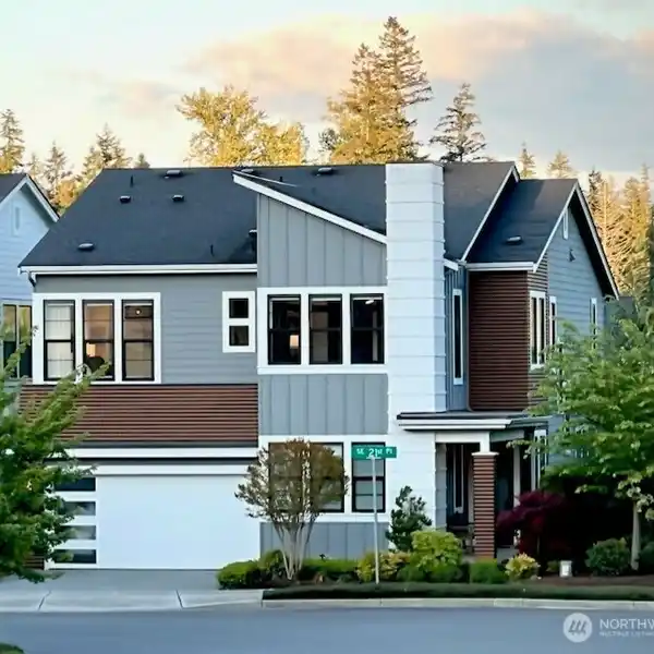 IMPRESSIVE MODERN HOME