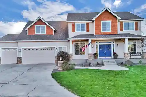 Spacious Home on a Beautiful Cul-de-sac Lot