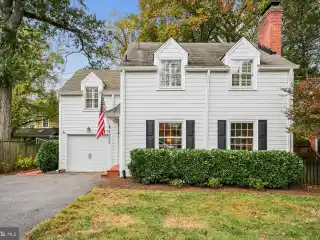 Renovated Colonial with Chef’s Kitchen and Deck