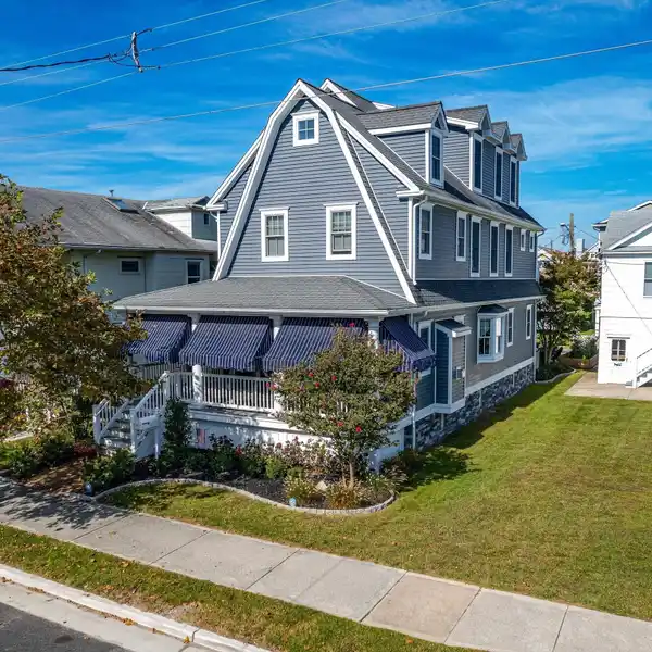 CLASSIC DESIGN WITH MODERN AMENITIES