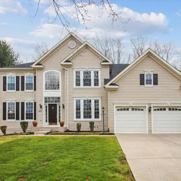 ELEGANT RIVER HILL HOME BACKING TO PRESERVE
