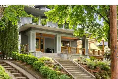 Iconic 1917 Craftsman