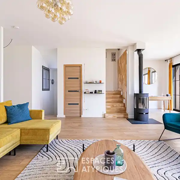 GORGEOUS HOME DESIGNED BY A VISIONARY BIO-CLIMATIC ARCHITECT