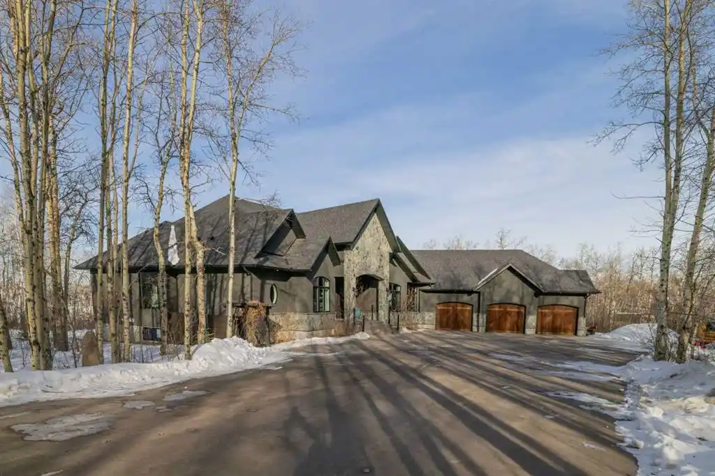 Spacious Executive Bungalow on over Three Acres