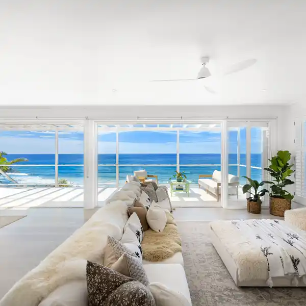 COMMANDING OCEANFRONT RESIDENCE ABOVE WARRIEWOOD BEACH