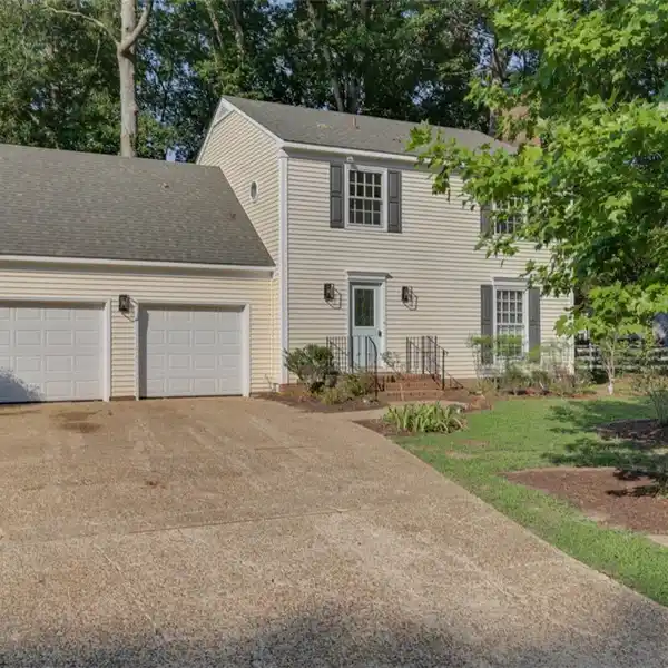 STYLISH TWO-STORY GEM ON BIG LOT