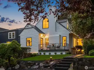 Style and Substance in the Heart of Laurelhurst