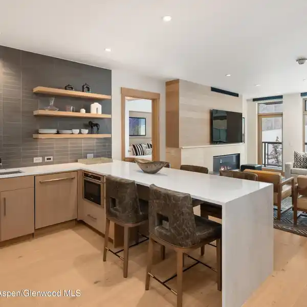 LUXURY LIVING AT CIRQUE X RESIDENCES