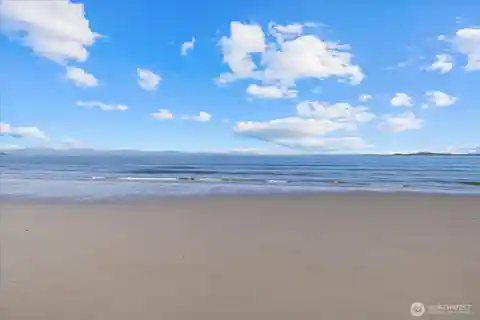 Puget Sound Paradise with Walk-On Beachfront