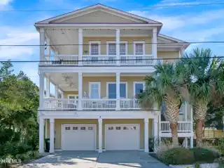 Sun-Filled Condo with Covered Deck Views