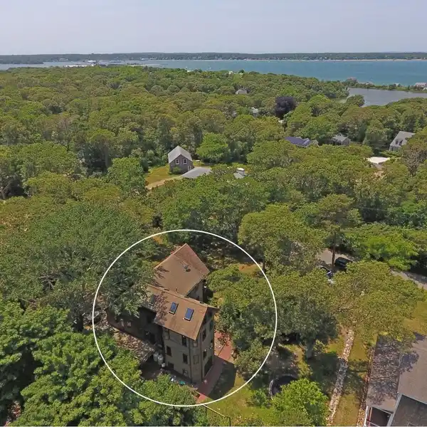 DISTINCTIVE CONTEMPORARY HOME ON A QUIET TREE-LINED STREET