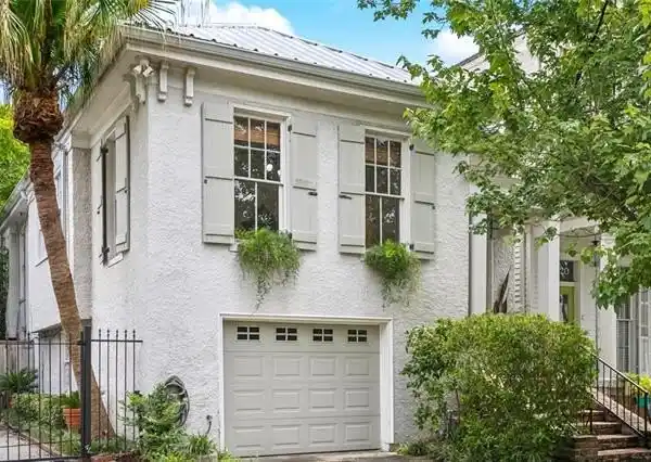 MODERN MEETS TRADITIONAL IN PRIME LOCATION