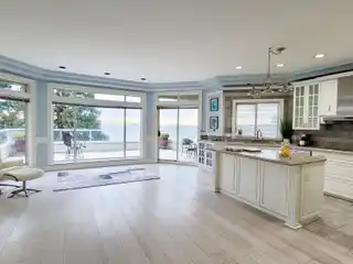 Ocean-view Elegance