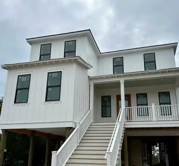 NEW CONTEMPORARY BEACH HOUSE
