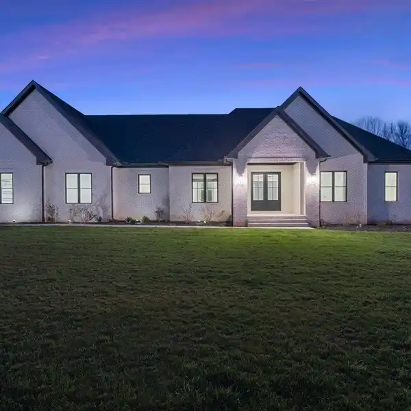 LUXURY AND NATURE IN PERFECT HARMONY