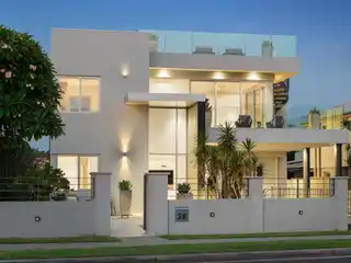 Impressive Contemporary Home
