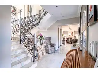 Extraordinary Luxury Mansion