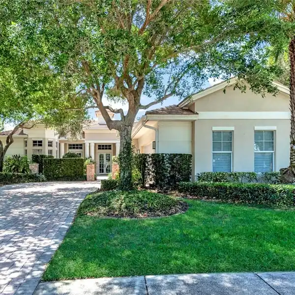 BEAUTIFUL OPEN PLAN POOL HOME