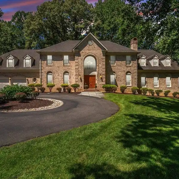 GRAND ESTATE ON A PREMIER HOMESITE