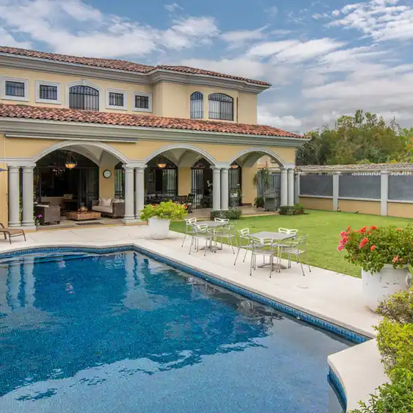 LA JOYA HOME TREJOS MONTEALEGRE