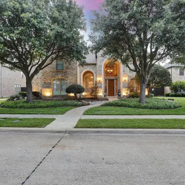 PREMIER PROPERTY IN THE TRAILS OF WEST FRISCO