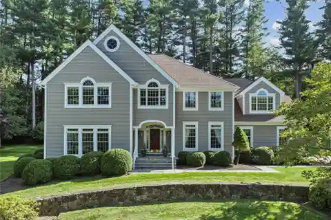 Gracious Home in in Michelle Estates