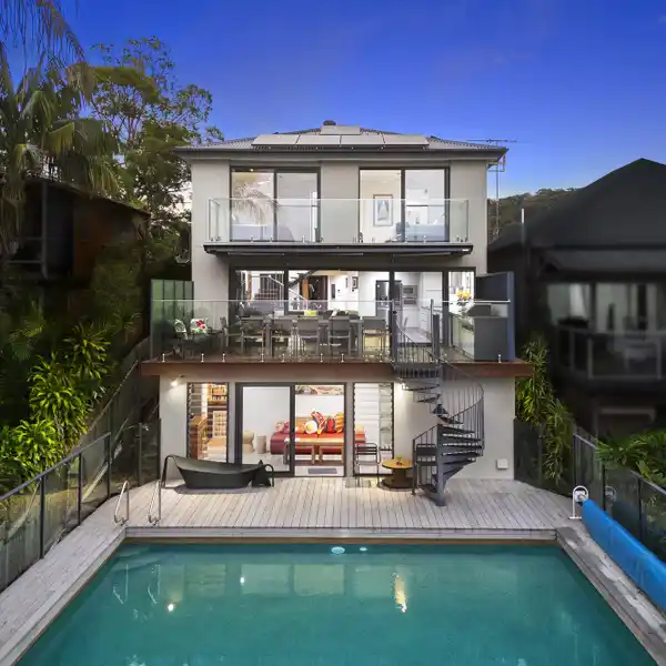 BREATHTAKING RETREAT WITH A SPECTACULAR PANORAMA