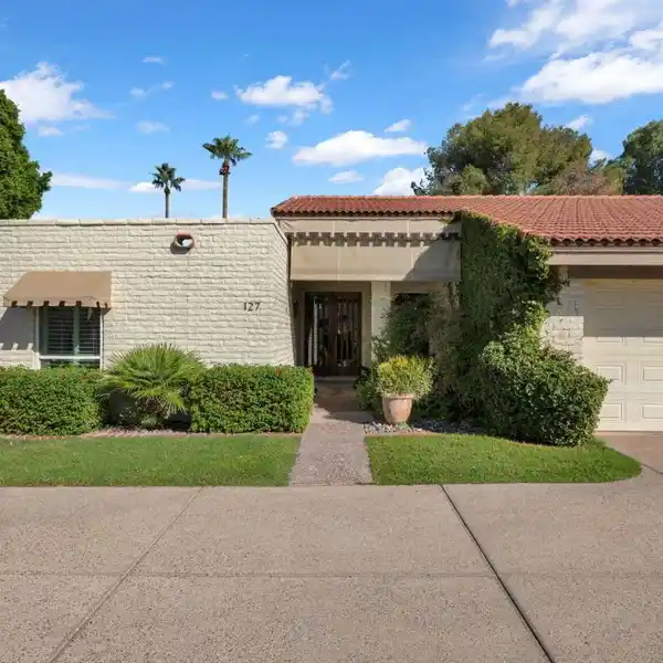 UPDATED KITCHEN AND HEARTH ROOM ELEGANCE