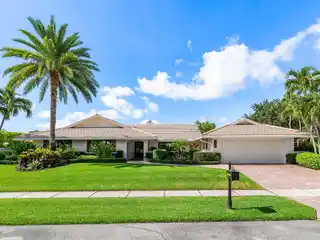 Beautifully Renovated Estate in Woodfield Hunt Club