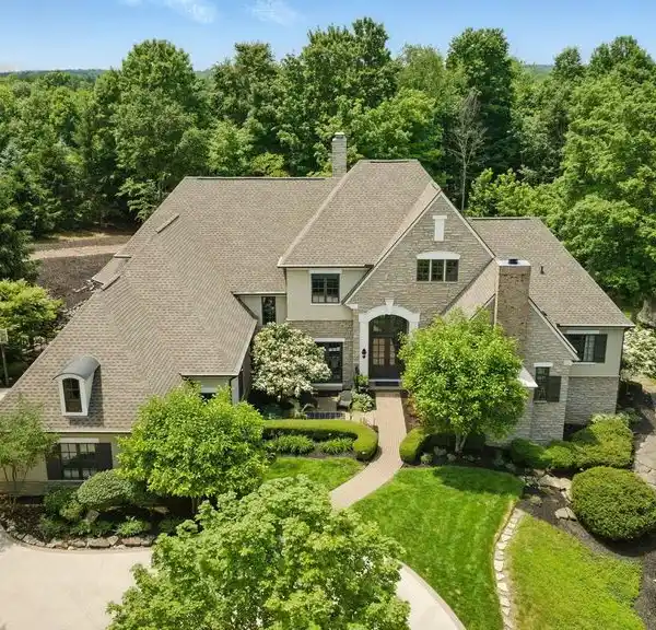 CAPTIVATING ESTATE IN A WOODED ENCLAVE