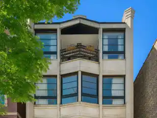 Fabulous Home in East Lincoln Park