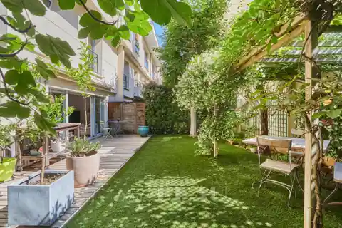 Peaceful Apartment with Garden