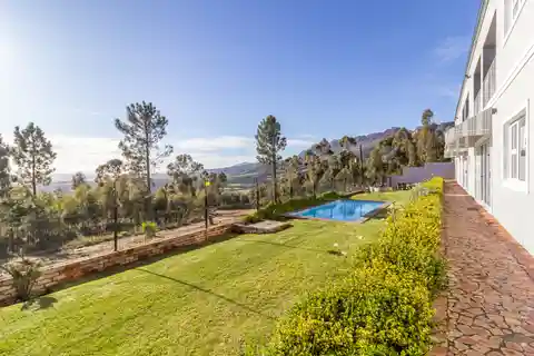 Magnificent Mountain-View Lifestyle Farm