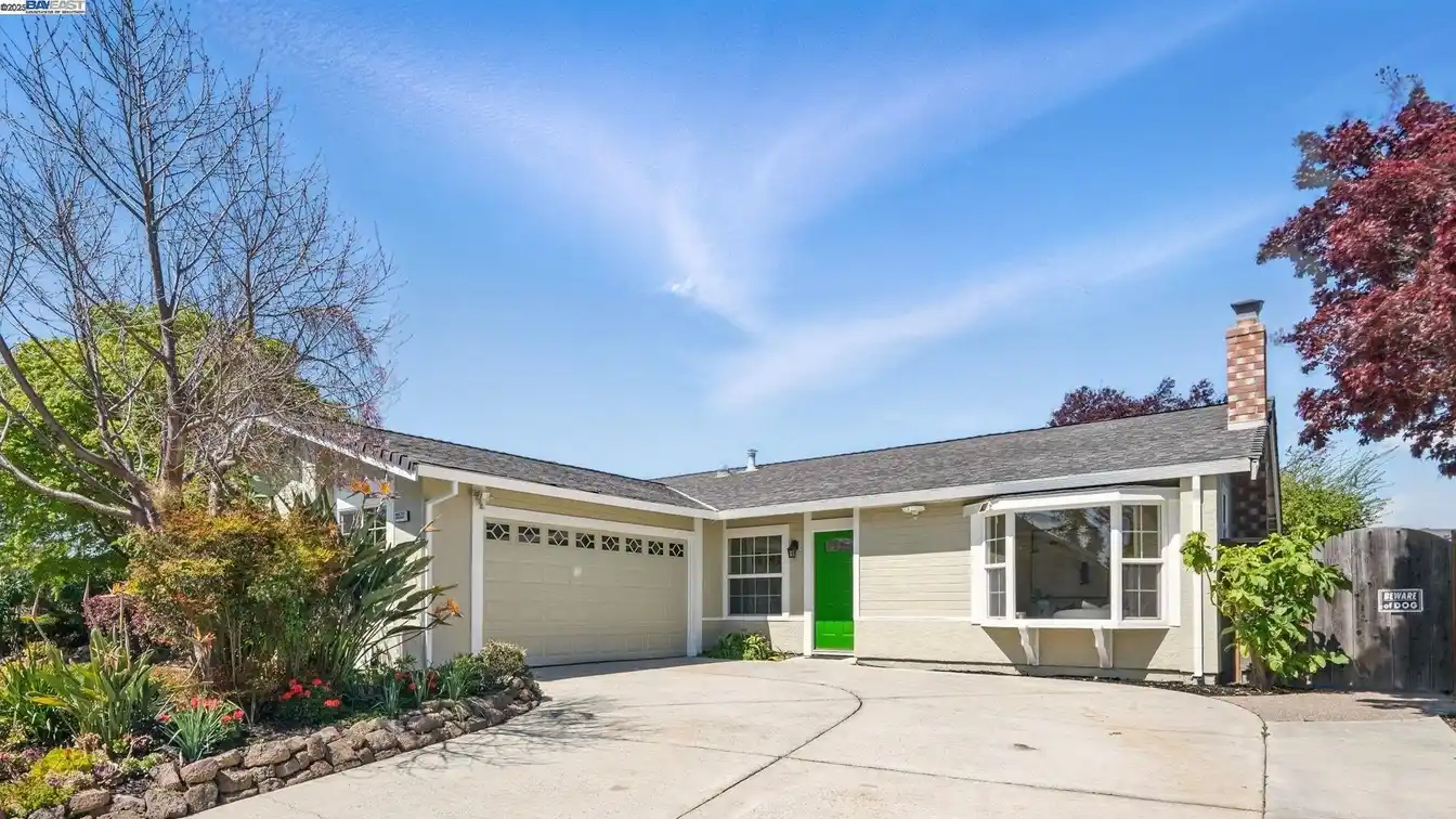 Bright and Charming Home in Ardenwood