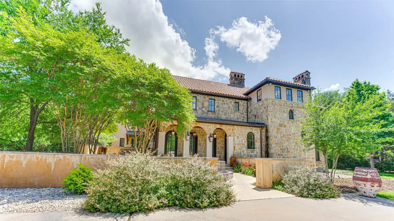 Secluded Bluffview Estate on Three Acres