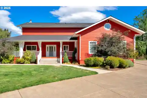 Riverfront Retreat with Expansive Custom Shop